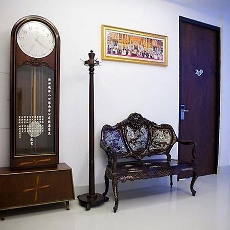 At One Inn Hualampong Bangkok Eksteriør bilde