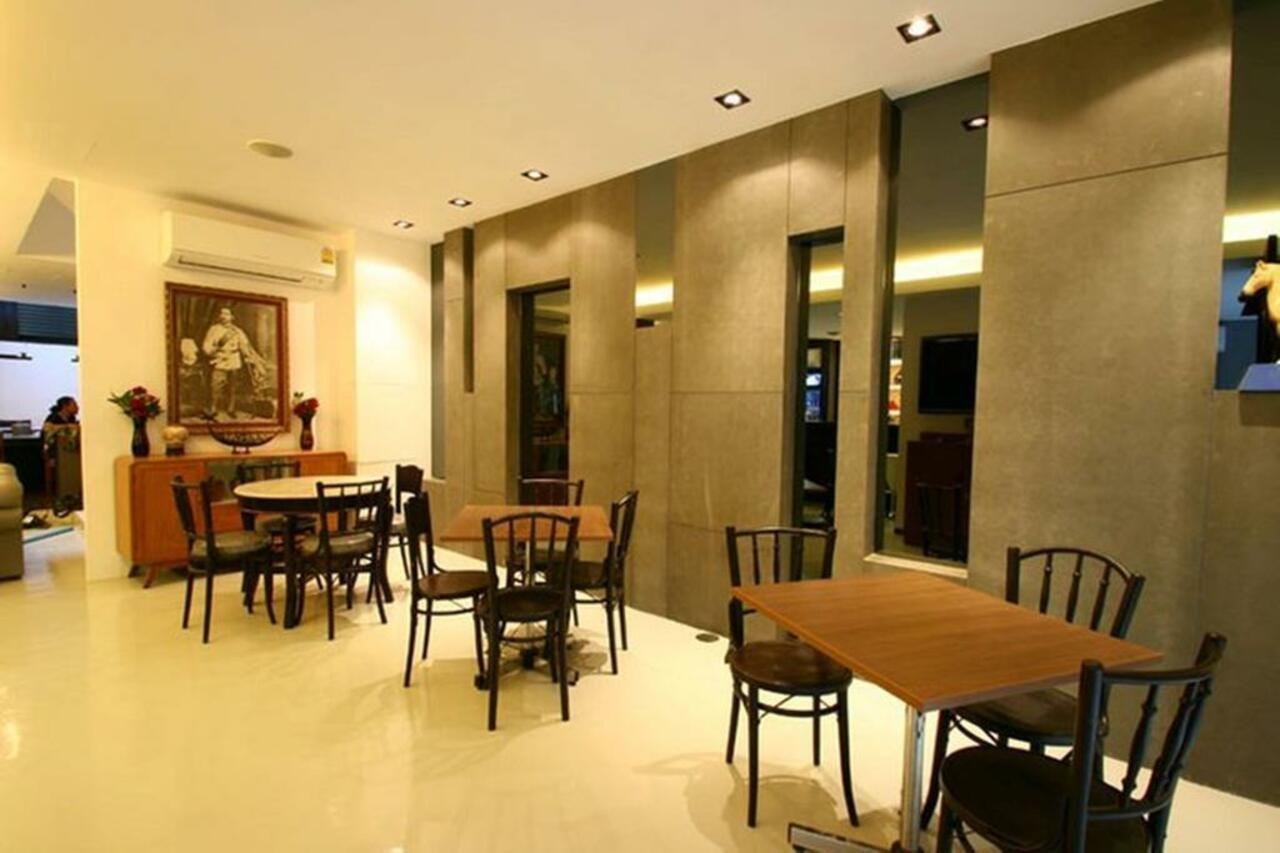 At One Inn Hualampong Bangkok Eksteriør bilde