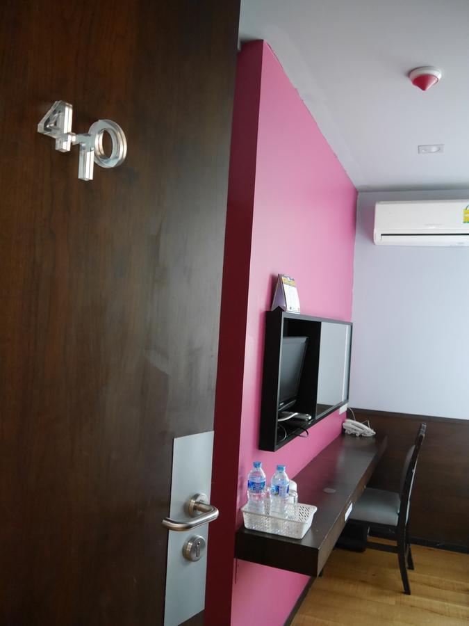At One Inn Hualampong Bangkok Eksteriør bilde
