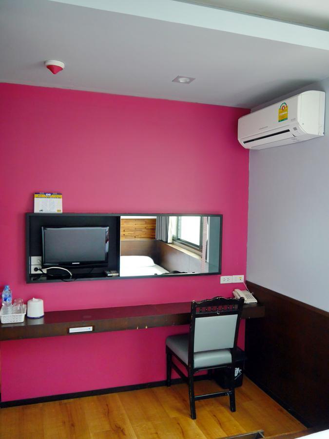 At One Inn Hualampong Bangkok Eksteriør bilde
