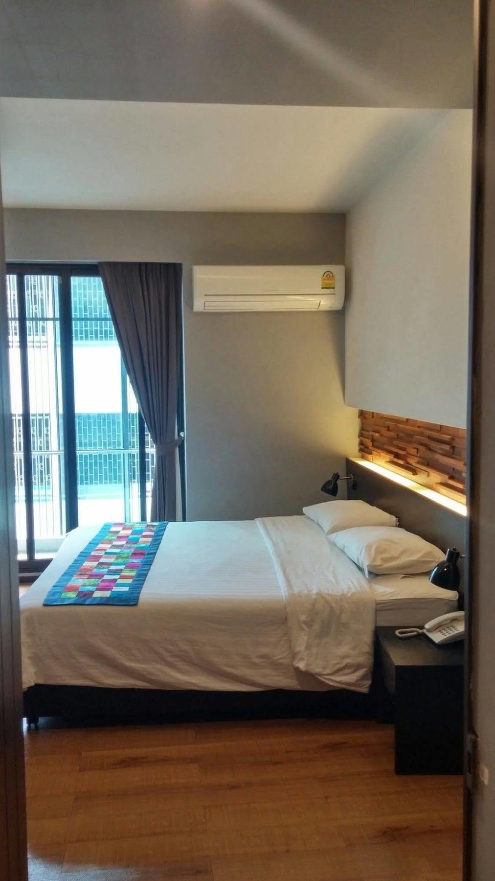 At One Inn Hualampong Bangkok Eksteriør bilde