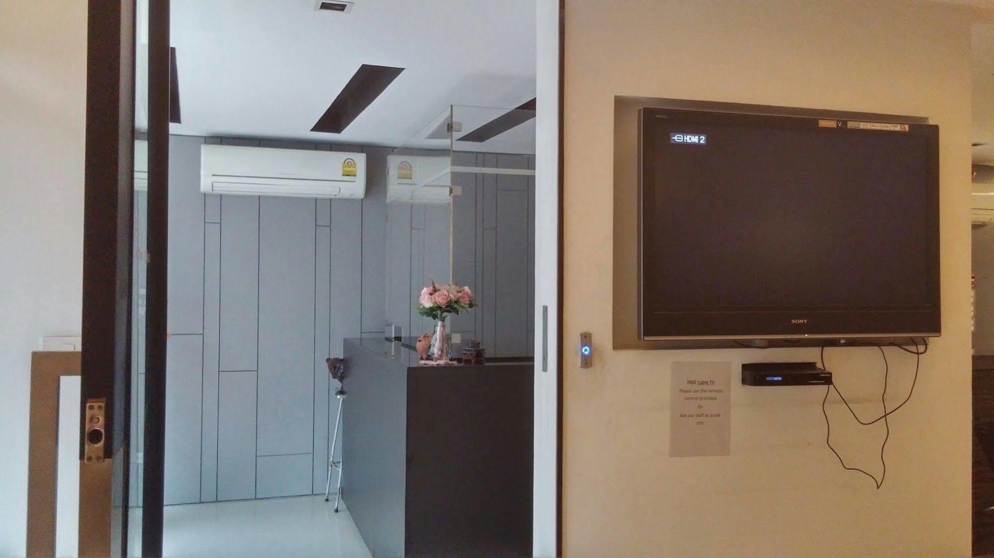 At One Inn Hualampong Bangkok Eksteriør bilde