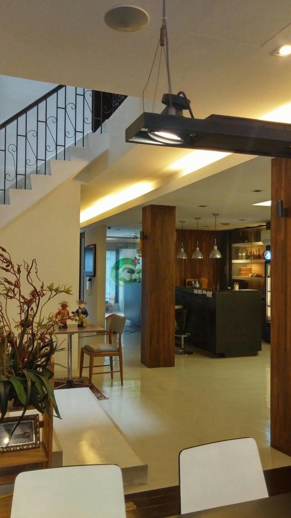 At One Inn Hualampong Bangkok Eksteriør bilde
