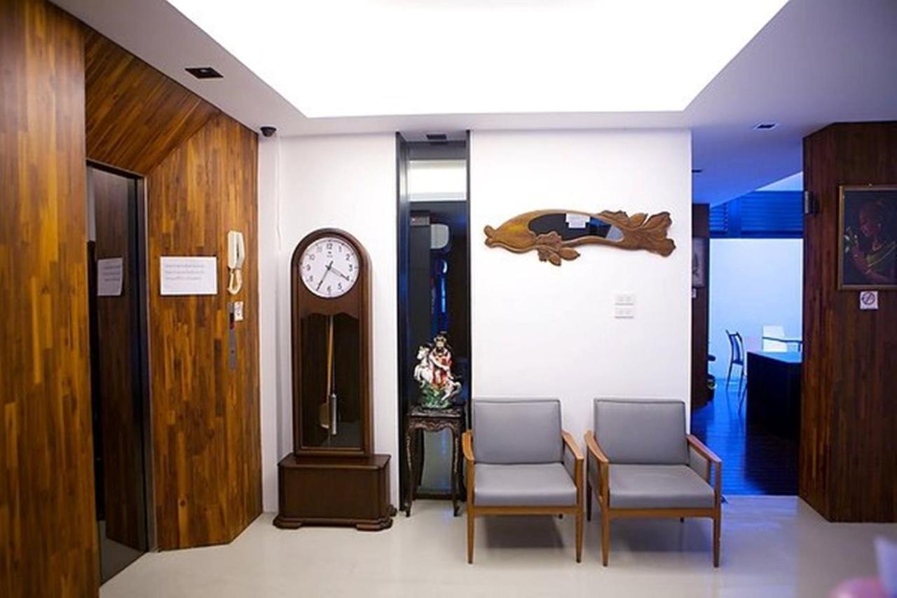 At One Inn Hualampong Bangkok Eksteriør bilde